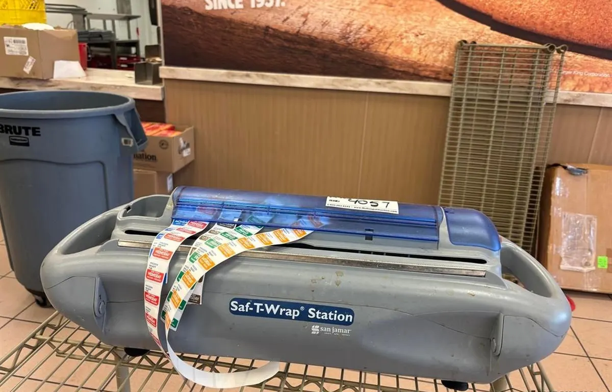 San Jamar Saf-T-Wrap Station Dispenser
UNRESERVED