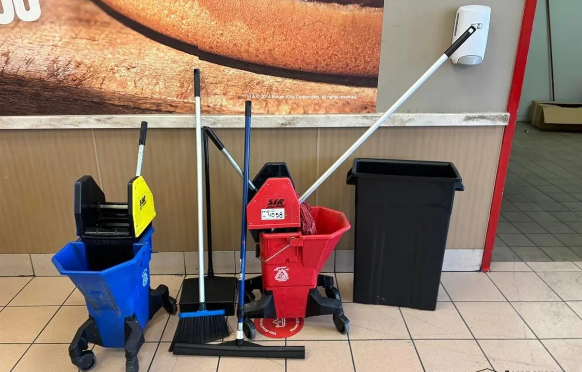 SYR Mop Buckets, Brooms, Squeegee & Trash Bin
UNRESERVED