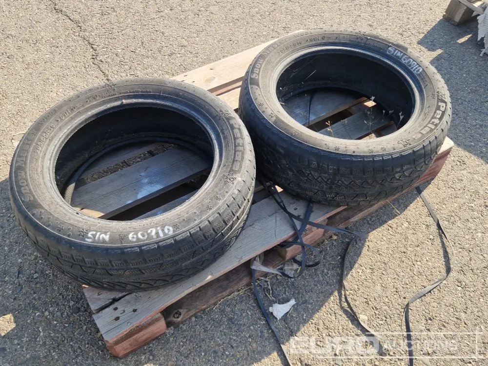 Petlas 205/55R16 Tyres (2 of) / Neumáticos