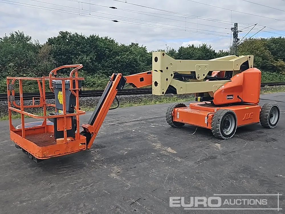 2014 JLG E450AJ