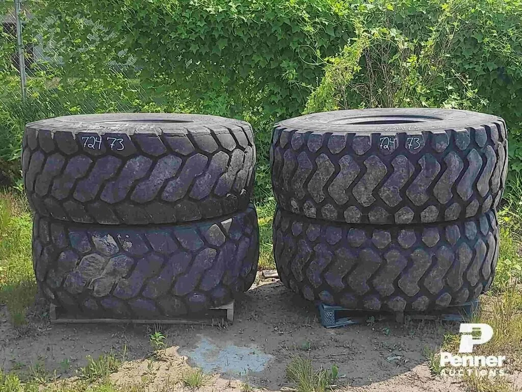 (4) 23.5R25 Loader Tires, 2 Michelin 2 Bridgestone