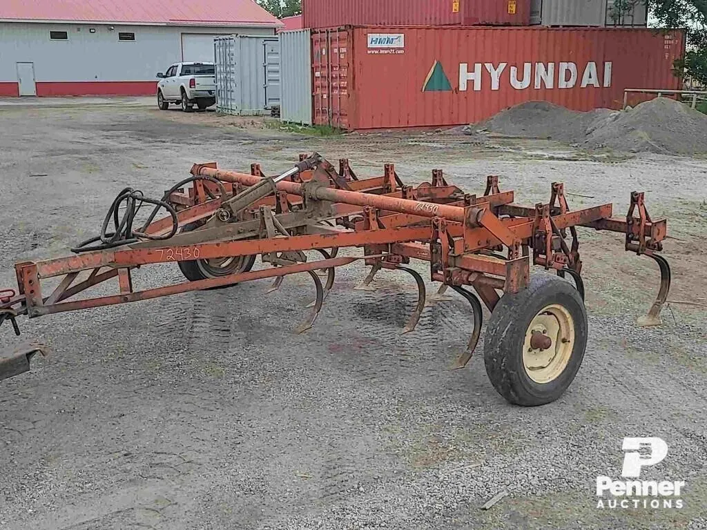 Case 10' Chisel Plow