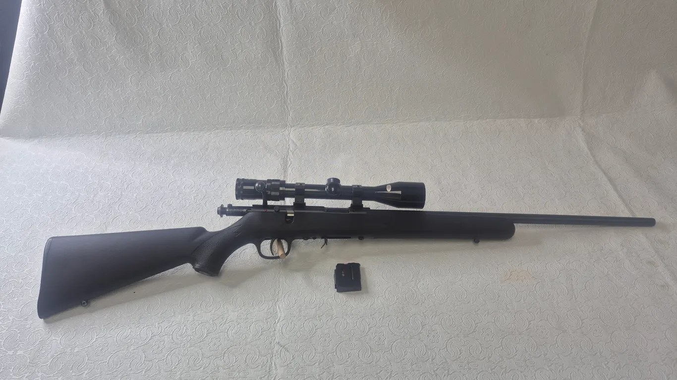SAVAGE Model 93R17 17H.M.R
