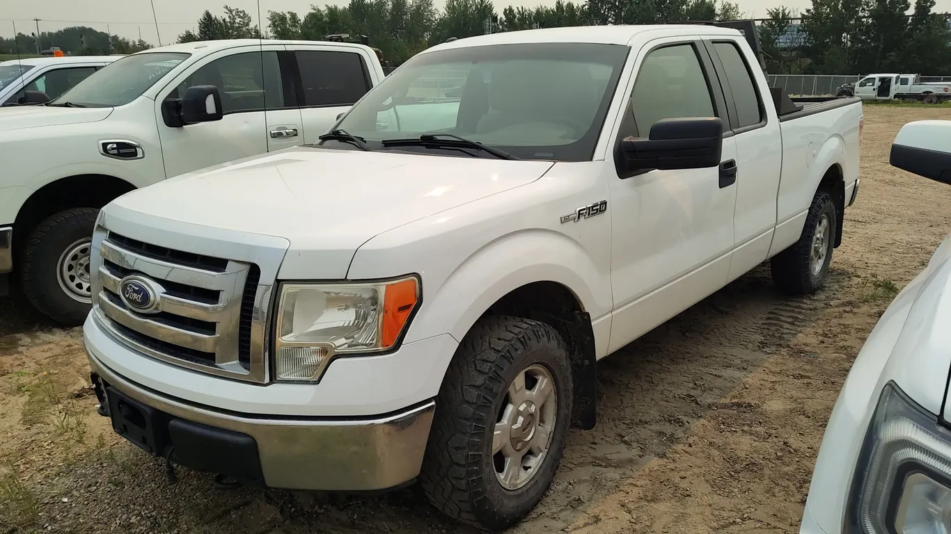 Non-Operable 2010 Ford F-150 4x4 XLT 4dr SuperCab Styleside 6.5 ft. SB
