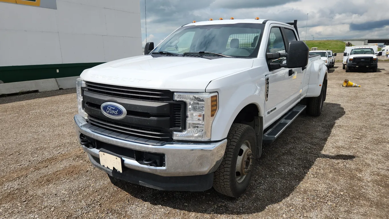 2019 Ford F-350 Super Duty 4x4 XL 4dr Crew Cab 8 ft. LB DRW Diesel