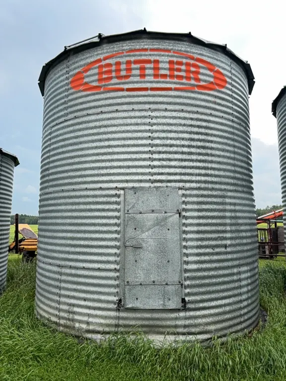 Butler 14‘ x 4 Ring Grain Bin, Wood Floor (Marked B12)