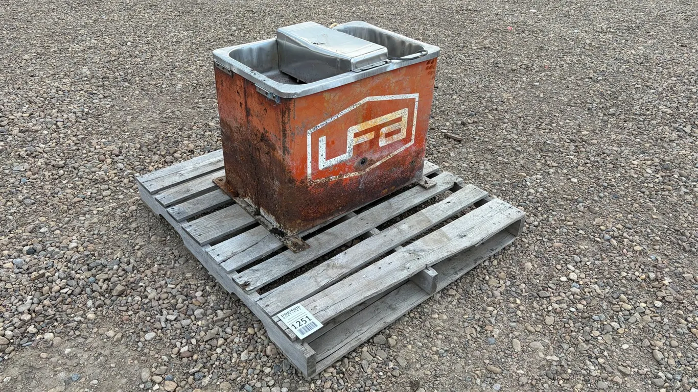 UFA Livestock Waterer