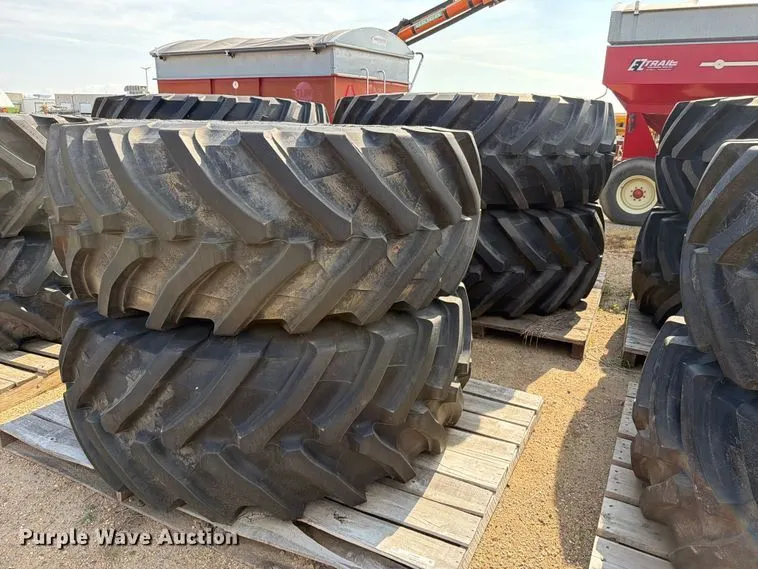 (4) Fendt 1050 tractor tires and wheels