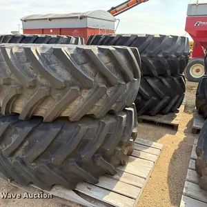 (4) Fendt 1050 tractor tires and wheels