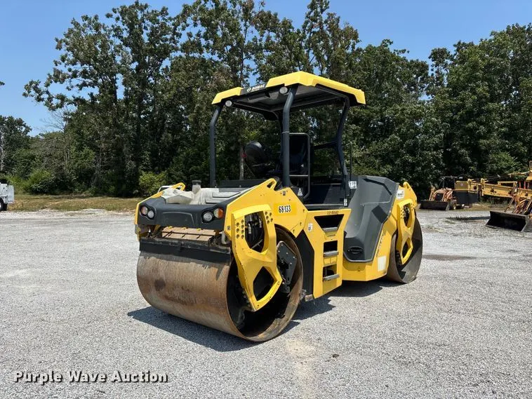 2015 Bomag BW 161 AD-5 double drum vibratory roller