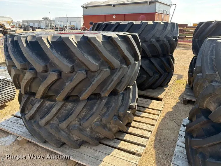 (4) Fendt 1050 tractor tires and wheels