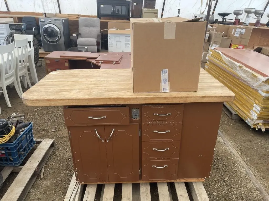 Kitchen Island With Butcher Block Counter Top