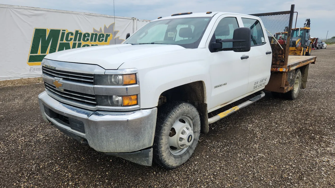 2015 Chevrolet Silverado 3500HD 4x4 S/A Deck Truck