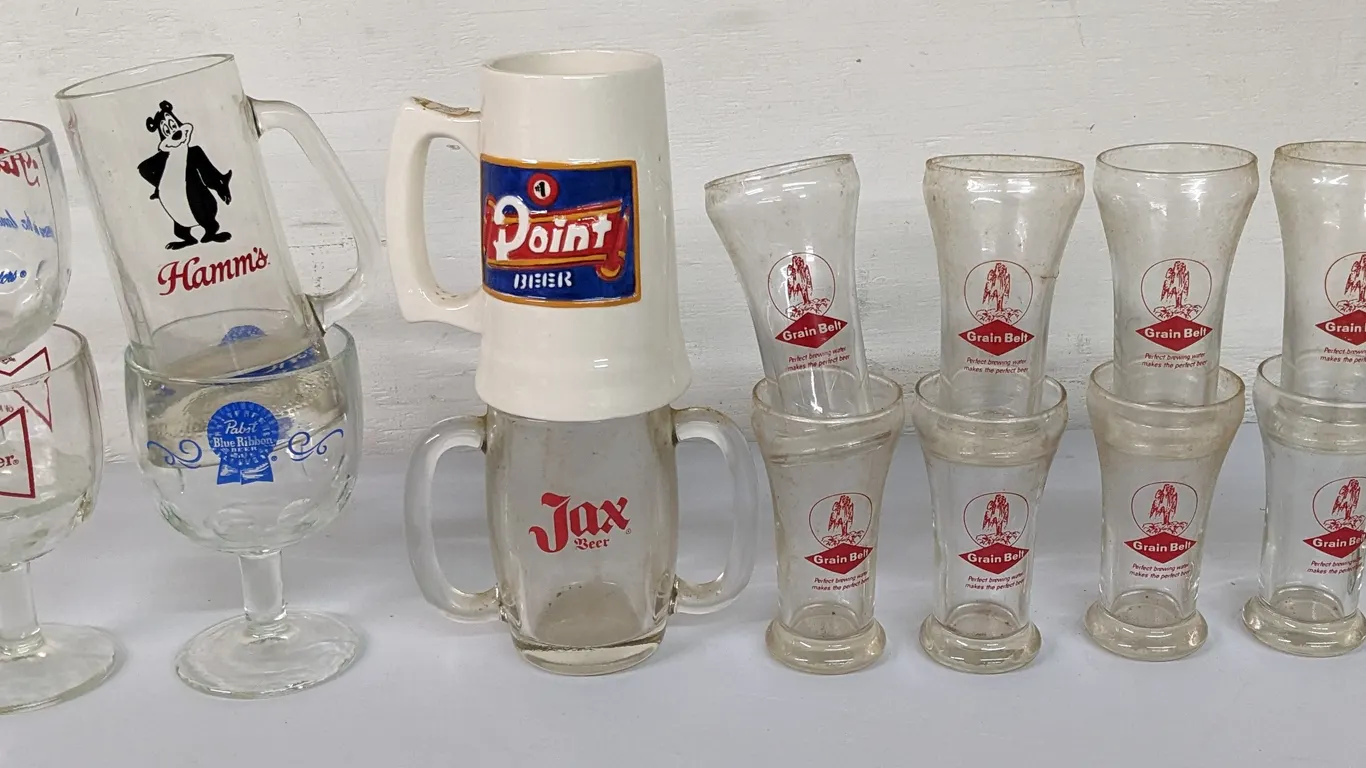 15 ASSORTED VINTAGE BEER MUGS AND GLASSES