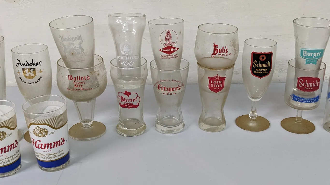 16 ASSORTED VINTAGE BEER GLASSES