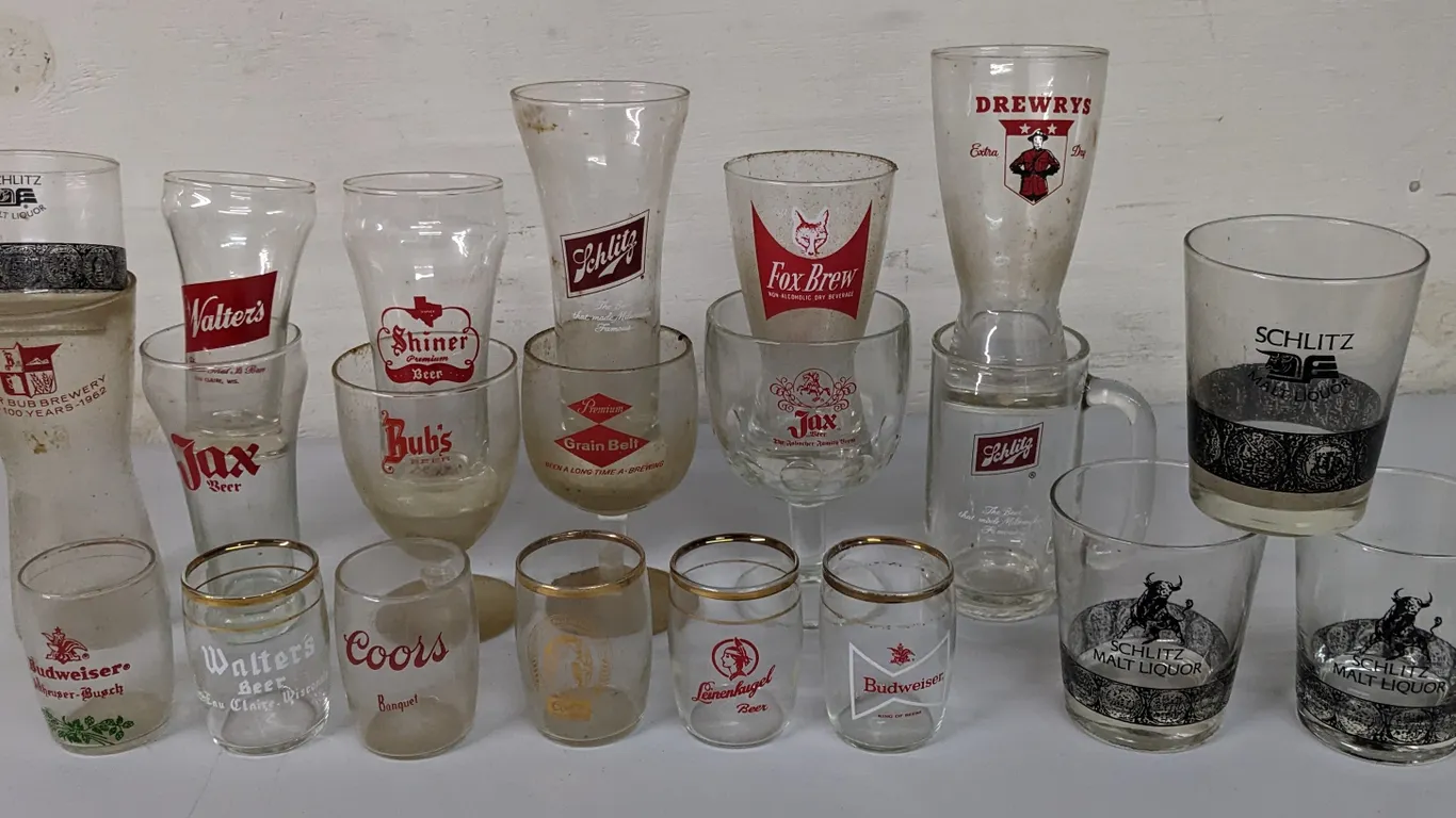 21 ASSORTED VINTAGE BEER GLASSES