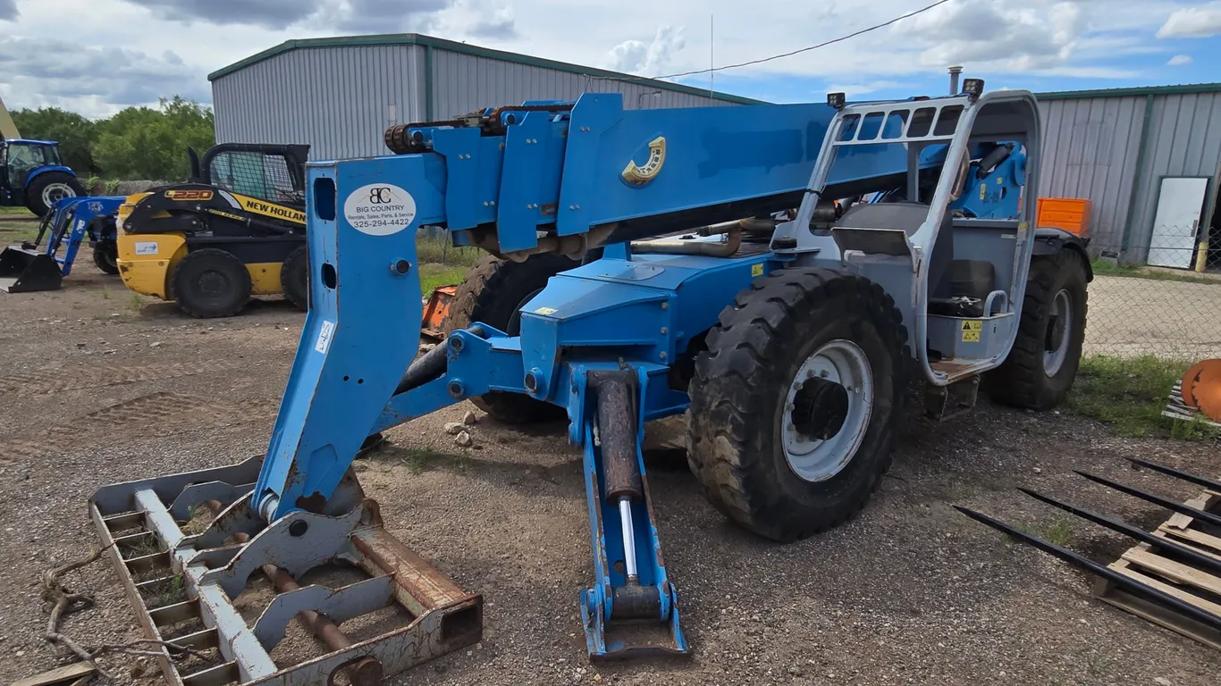 GENIE GTH-1056 10000 LB TELESCOPIC FORKLIFT