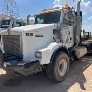2007 KENWORTH T8 SERIES TANDEM AXLE DAY CAB TRUCK TRACTOR VIN: 1XKDDB0X67R168976