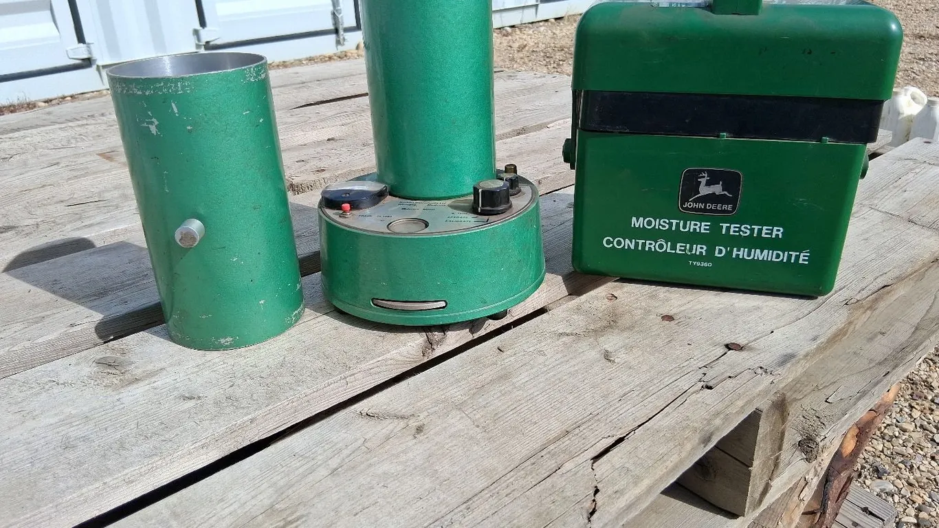 John Deere Moisture Tester (NC)