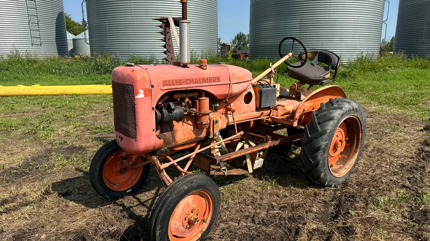 Allis-Chalmers B 2WD Tractor