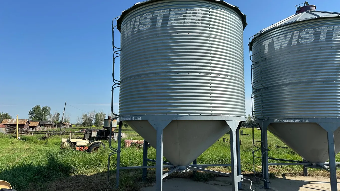 Twister 3-Ring Hopper Bottom Grain Bin