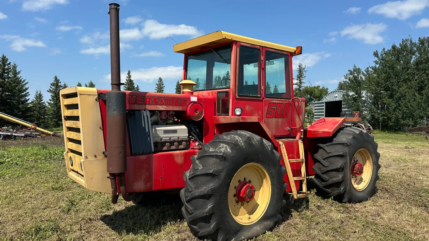 1977 Versatile 500 4WD Tractor (Non-Running)