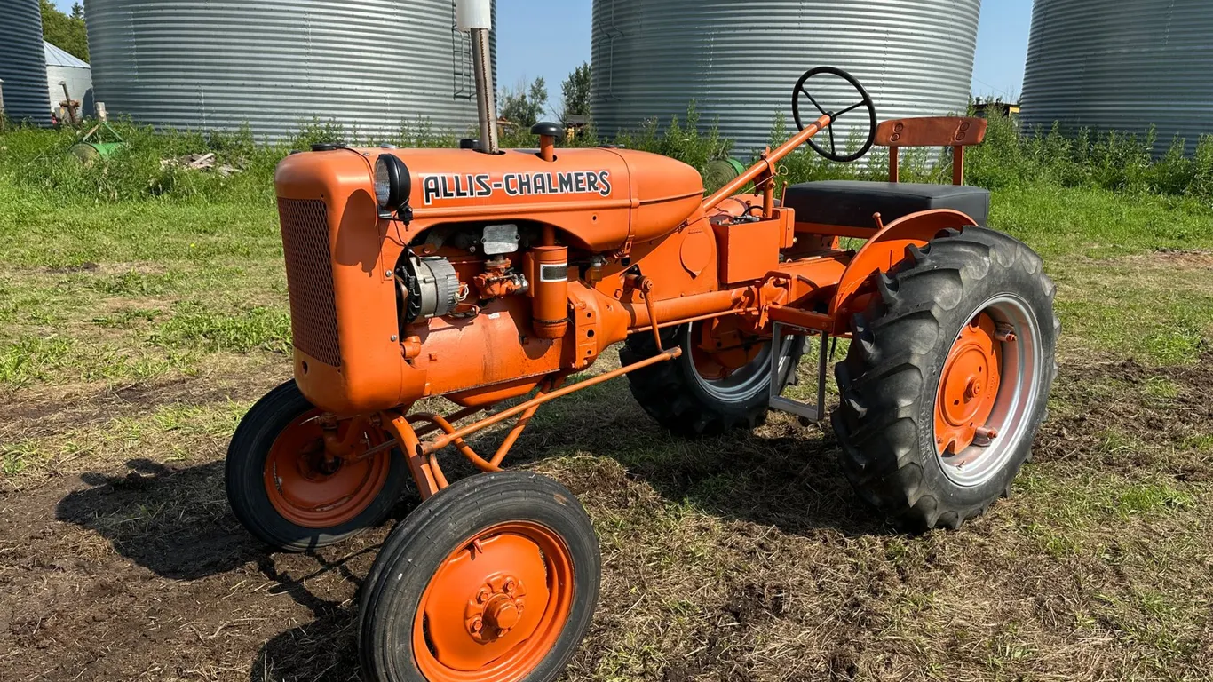 Allis-Chalmers B 2WD Tractor