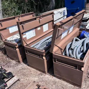 JOBSITE TOOLBOX WITH MISCELLANEOUS ITEMS