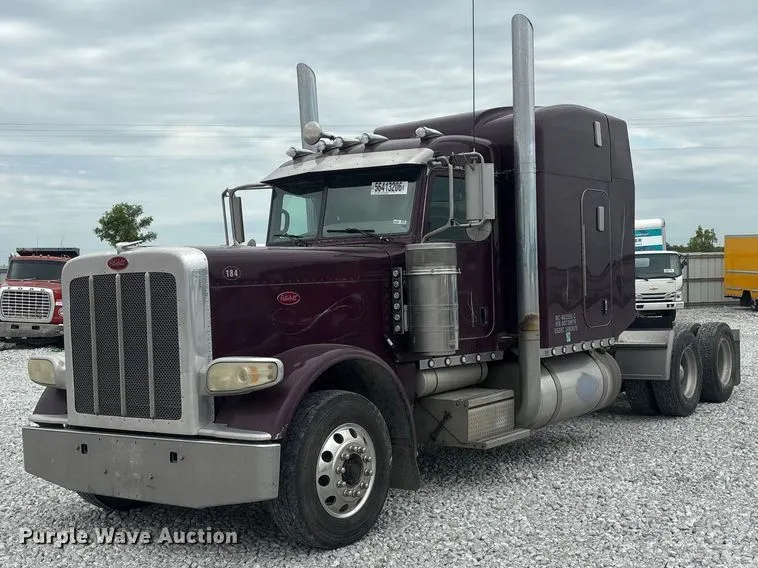 2008 Peterbilt 389 semi truck