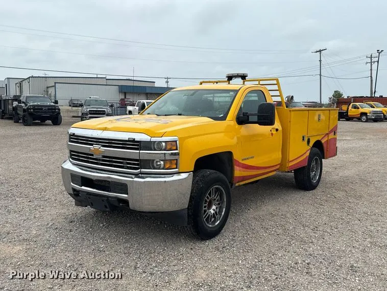 2016 Chevrolet Silverado 3500HD utility bed pickup truck