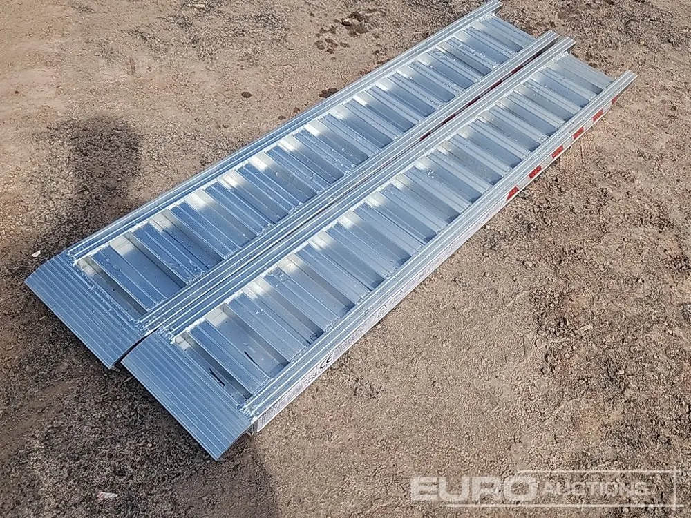 Unused 1990mm x 310mm x 82mm 3300Kg Aluminium Ramps
