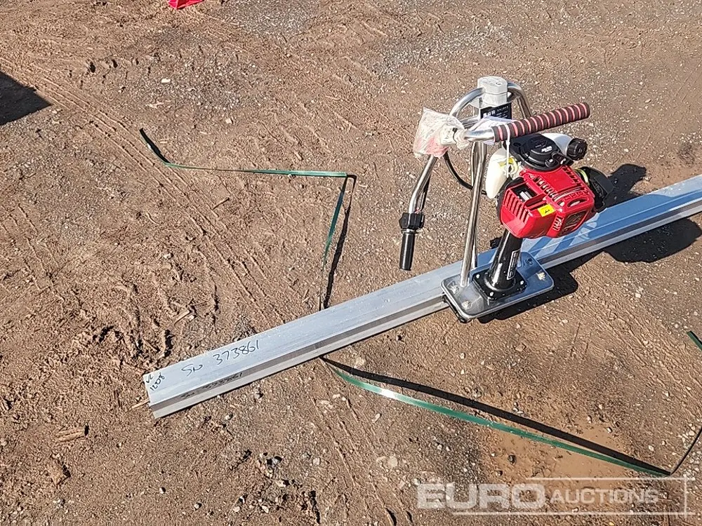 Unused 2m Petrol Vibrating Screed