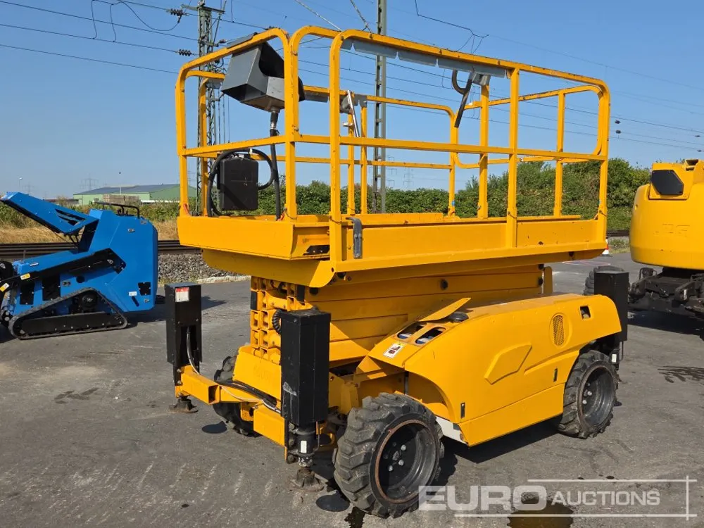 2011 Haulotte Compact 12DX