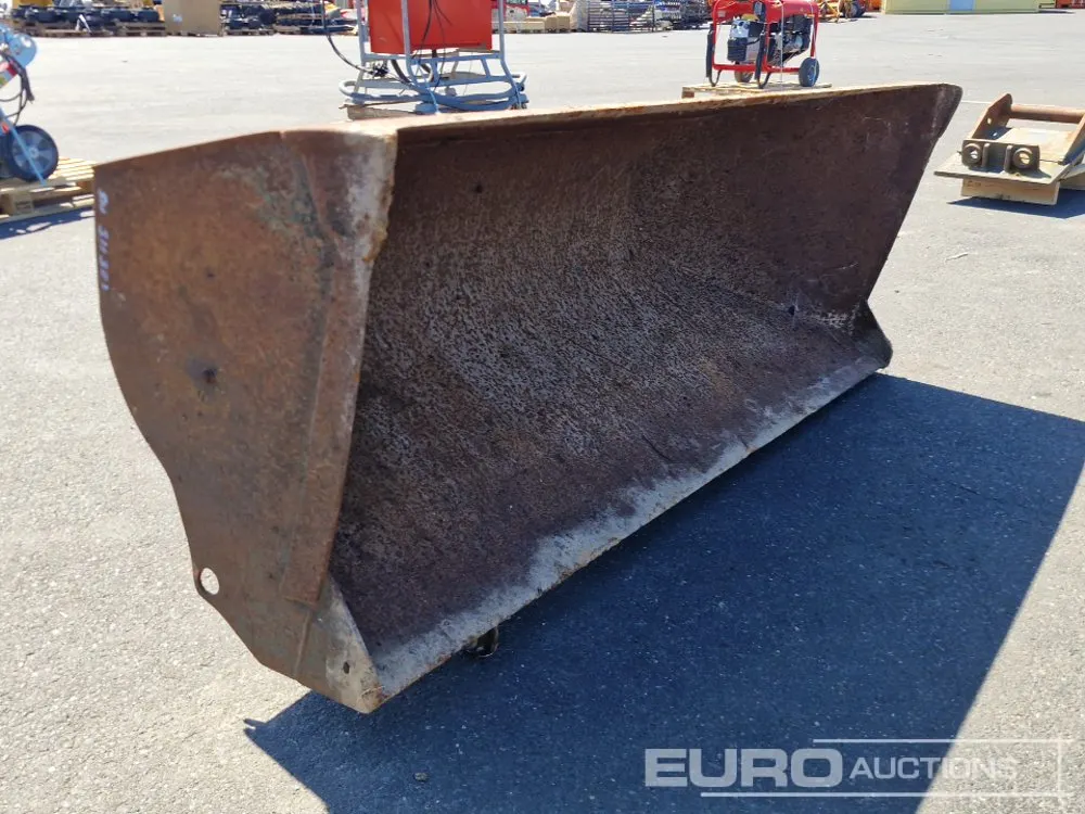 72" Side Tip Bucket to suut Wheeled Loader