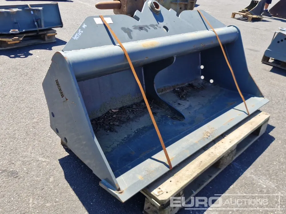 Wacker Neuson 59" Tilt Ditching Bucket (Without Tilt)