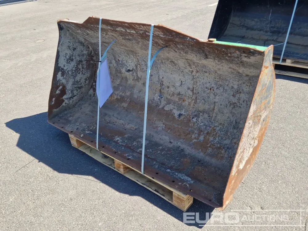68" Front Loading Bucket to suit Wheeled Loader