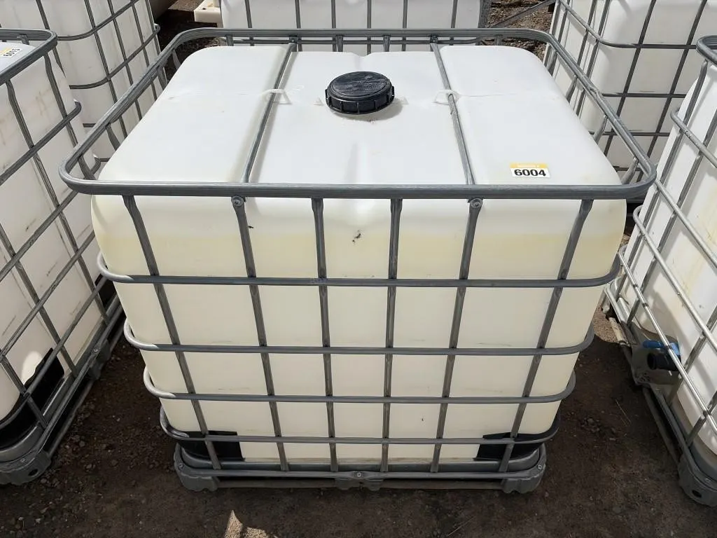 1000 Liter Caged Tote - Needs Cleaning