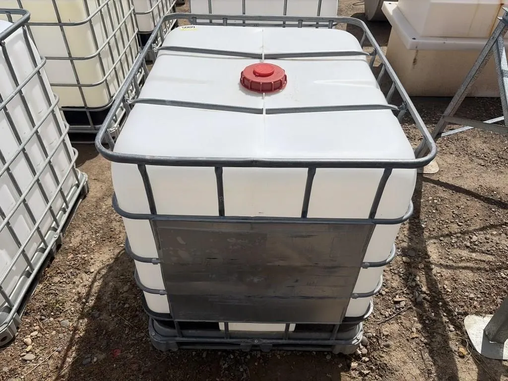 1000 Liter Caged Tote - Needs Cleaning