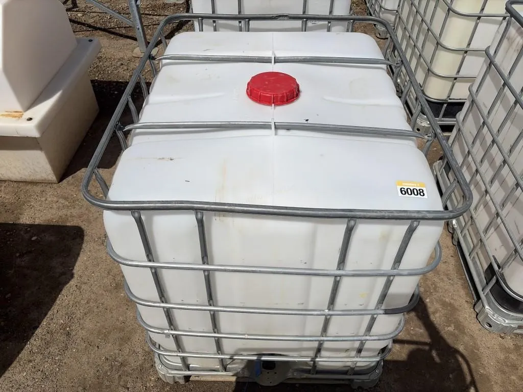 1000 Liter Caged Tote - Needs Cleaning