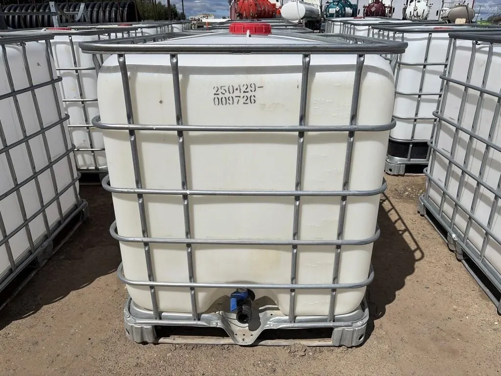 1000 Liter Caged Tote - Needs Cleaning