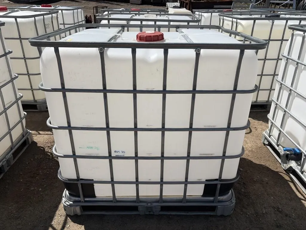 1000 Liter Caged Tote - Needs Cleaning