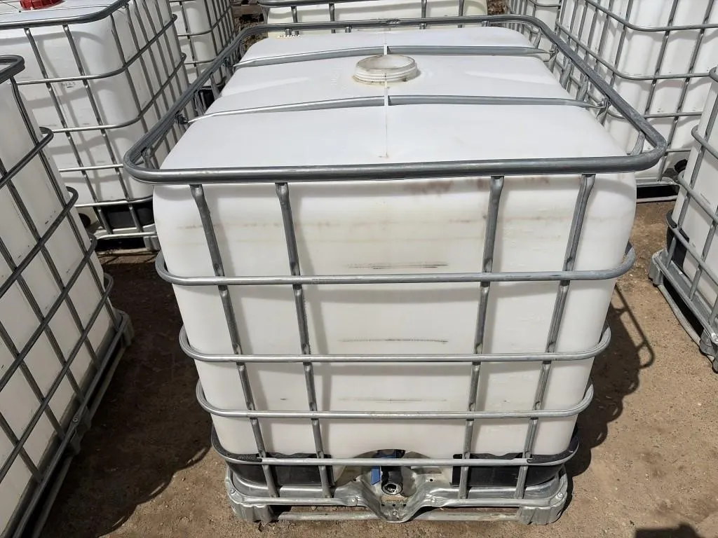 1000 Liter Caged Tote - Needs Cleaning