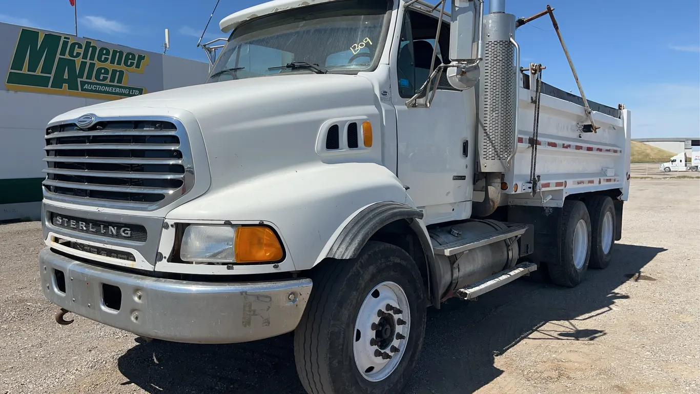 2006 Sterling LT9500 Series T/A Dump Truck