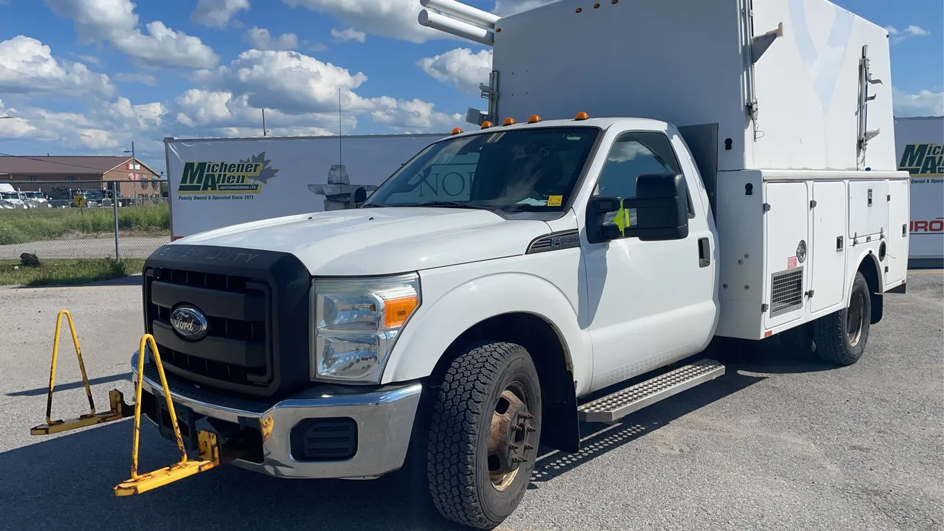 2011 Ford F-350 Super Duty XL S/A Service Truck