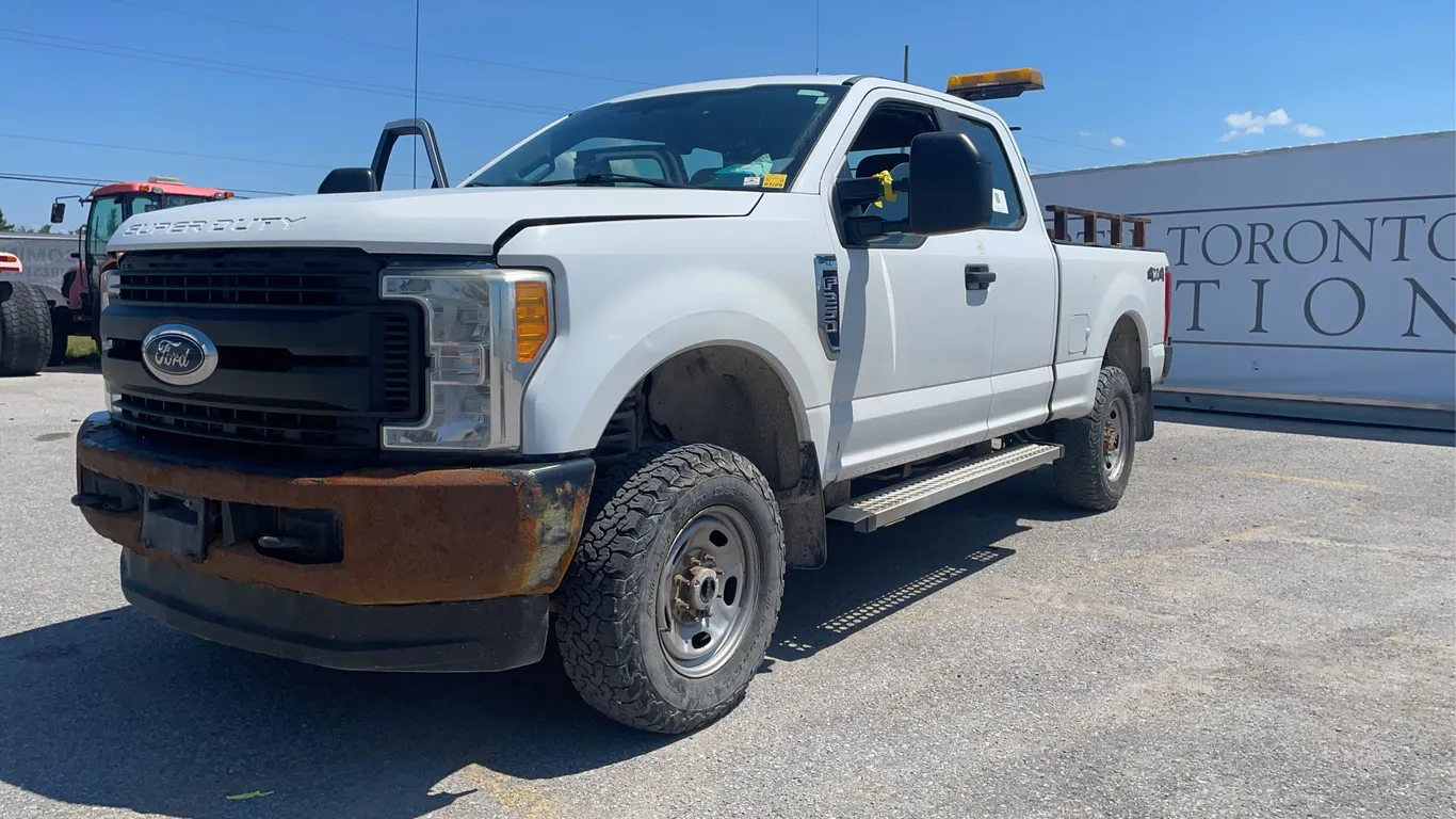 2017 Ford F-250 Super Duty 4x4 XL 4dr SuperCab 8 ft. LB Pickup 4x4