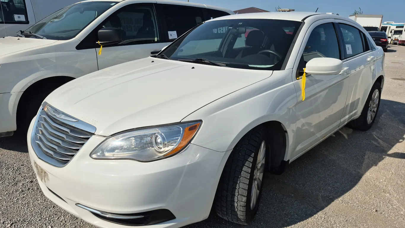 Non-Operable 2014 Chrysler 200