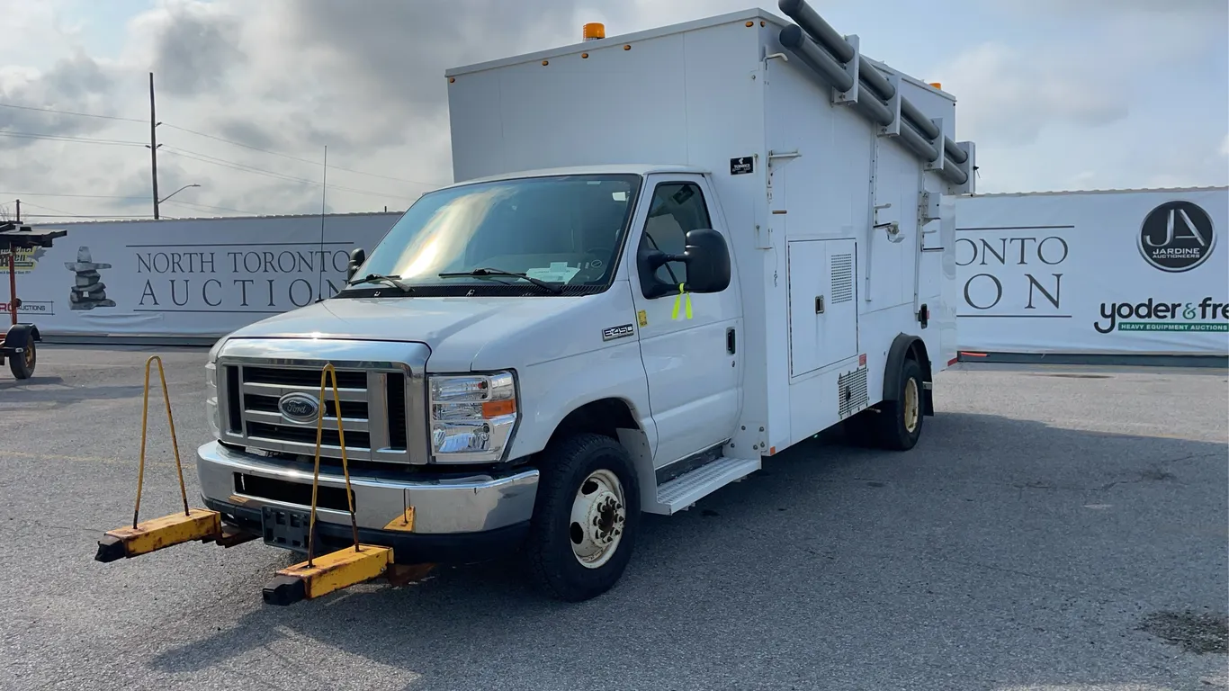 2014 Ford E-Series S/A Service Truck