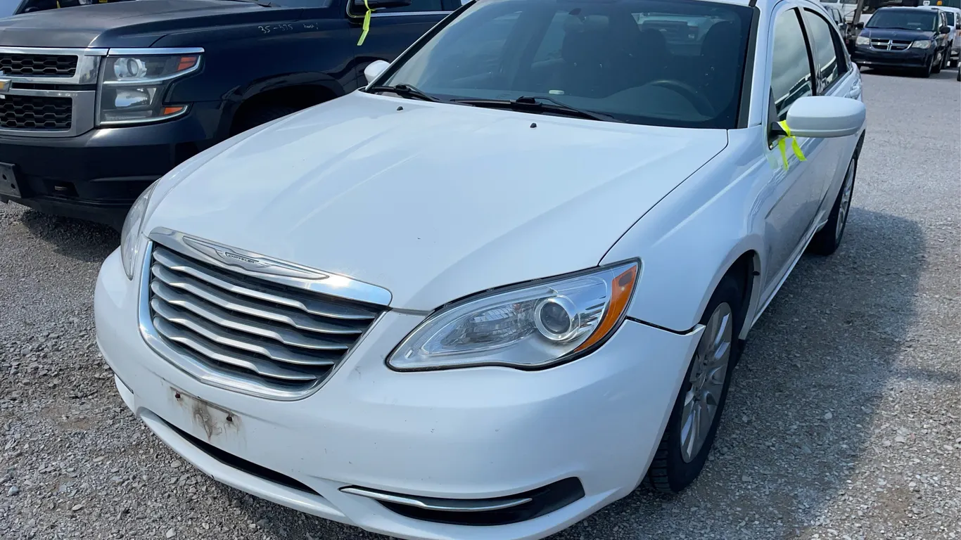 Non-Operable 2014 Chrysler 200