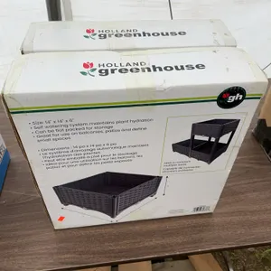 UNUSED Pair of raised garden beds 14”x14”x6”