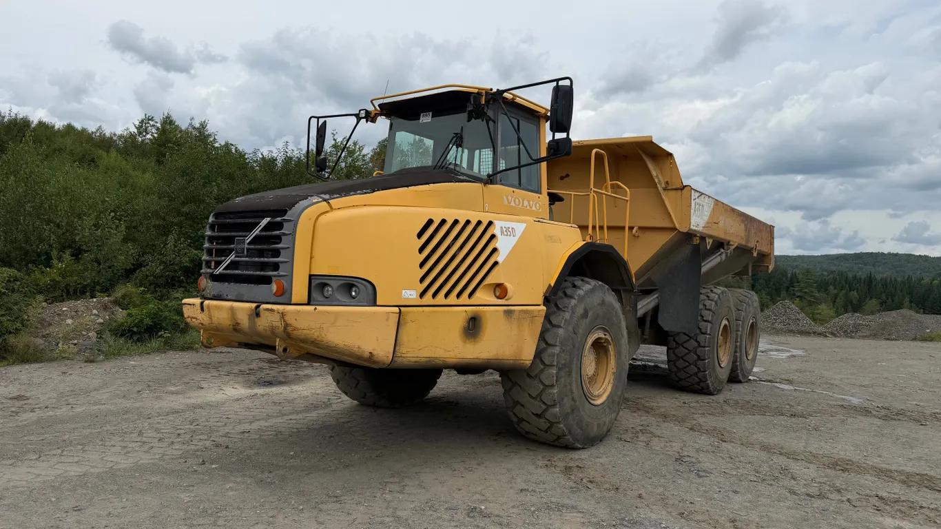 2003 VOLVO A35D ARTICULATED DUMP TRUCK SN: A35DV71048